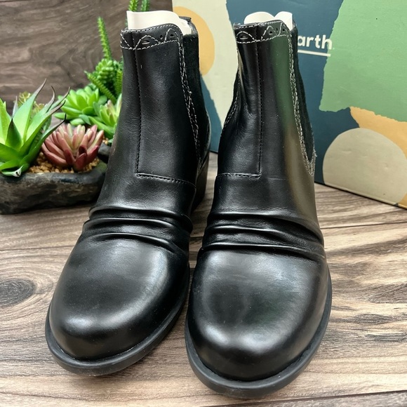 NIB Earth Denali Aspect Black Leather Pull On Ankle Bootie Boots 8M 39 - Picture 3 of 12